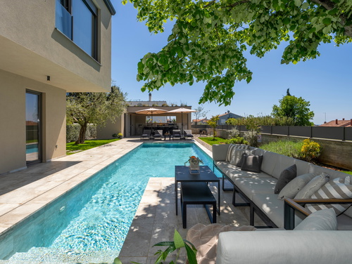 Luxury Villa Lipa Tree