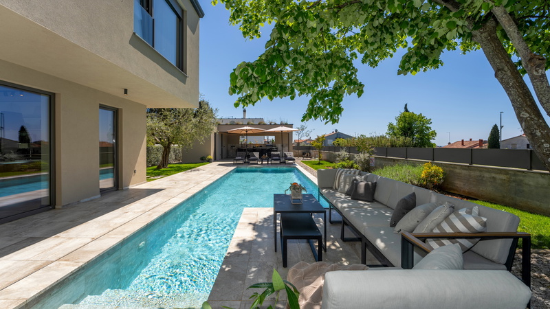 Luxury Villa Lipa Tree