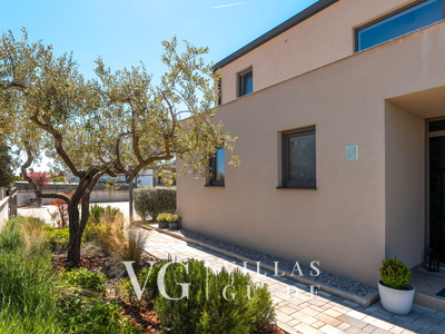 Luxury Villa Lipa Tree Garden and property exterior