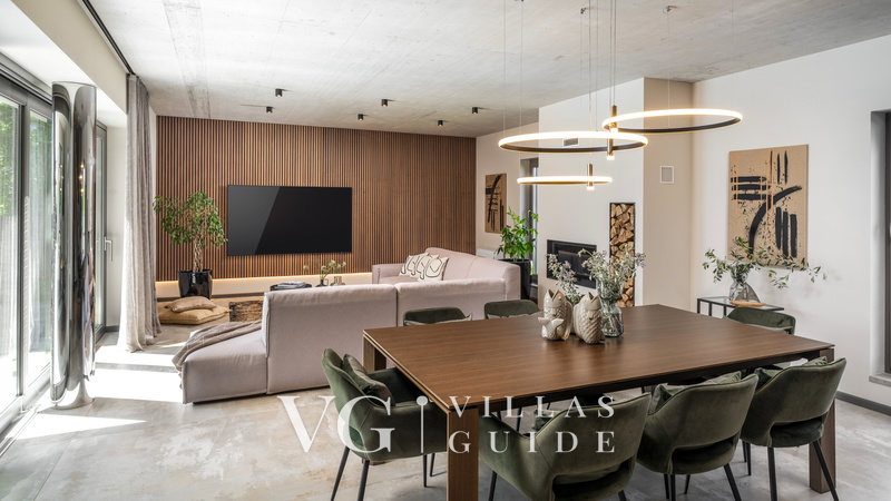 Luxury Villa Lipa Tree