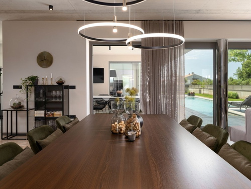 Luxury Villa Lipa Tree