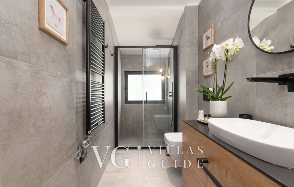 Villa Villetta Bathroom