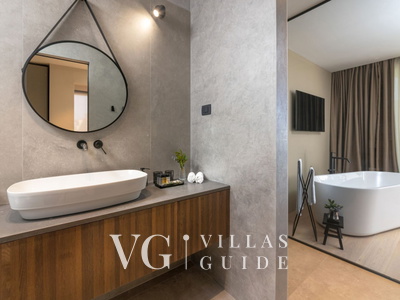 Villa Aruna Bathroom