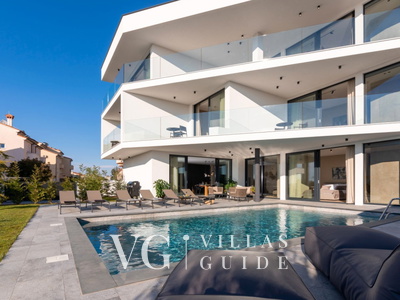 Villa Aruna Garden and property exterior