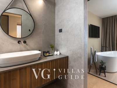 Villa Aruna Bathroom