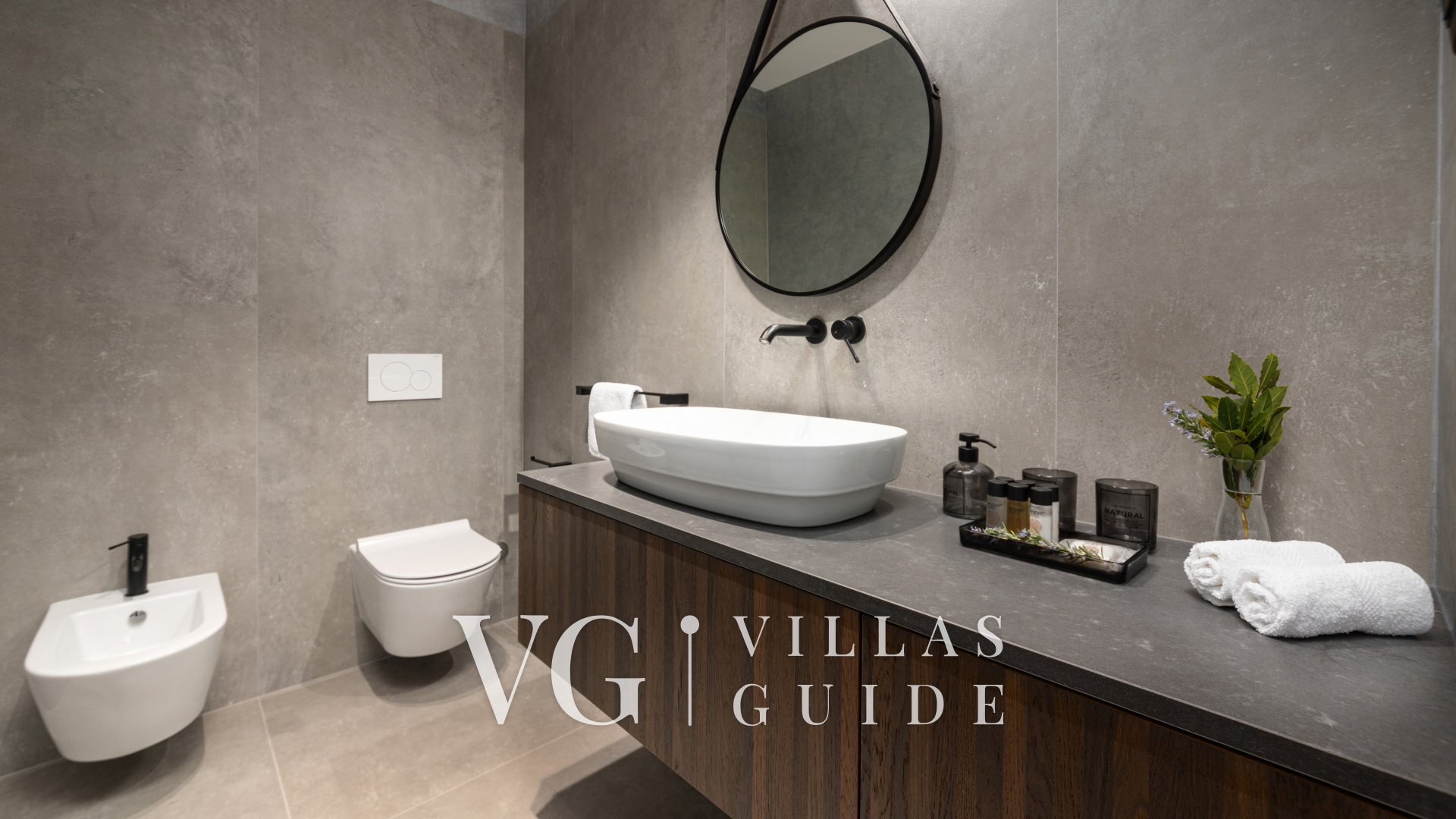 Villa Aruna Bathroom