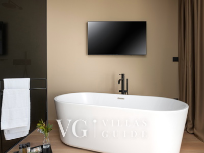 Villa Aruna Bathroom