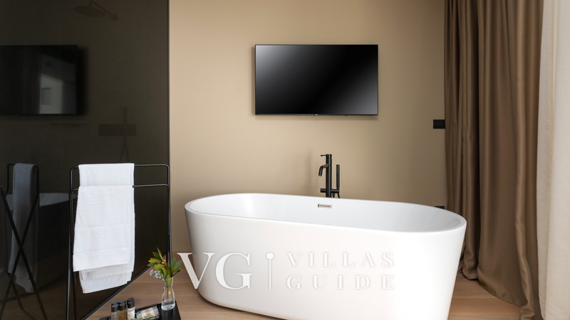 Villa Aruna Bathroom