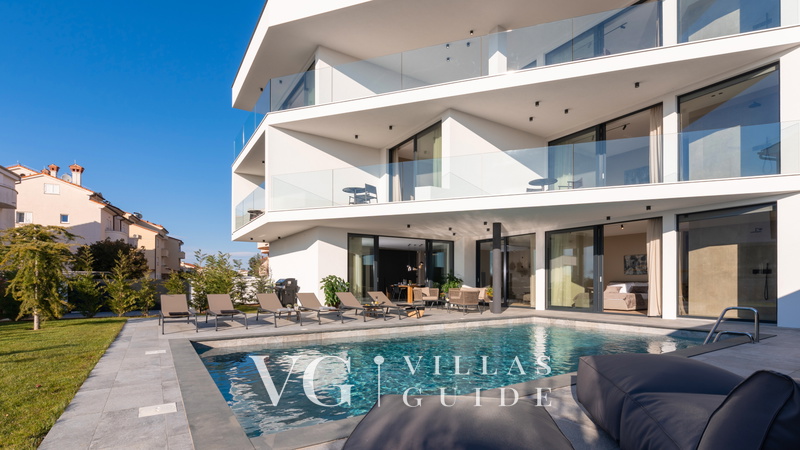 Villa Aruna Garden and property exterior