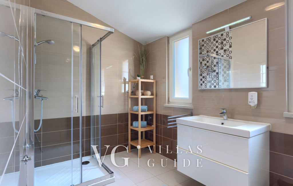 Villa Nona Nina Bathroom