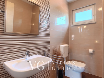 Villa Nona Nina Guest toilet