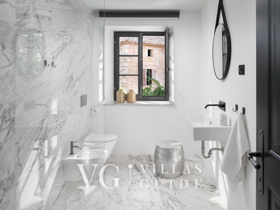 Villa Covri Bathroom