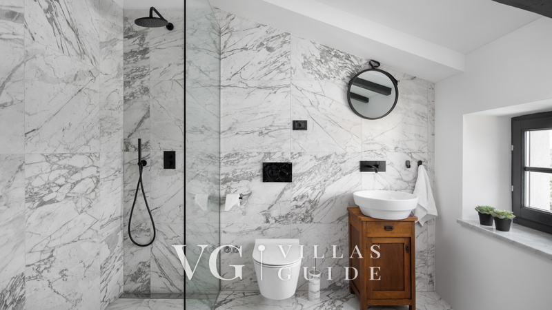 Villa Covri Bathroom