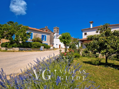 Villa Covri Microlocation