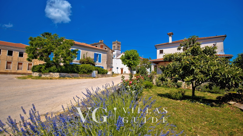 Villa Covri Microlocation