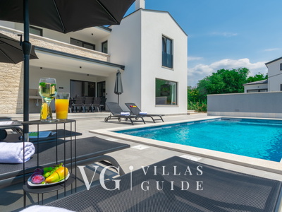 Villa Nona Garten und Außenbereich