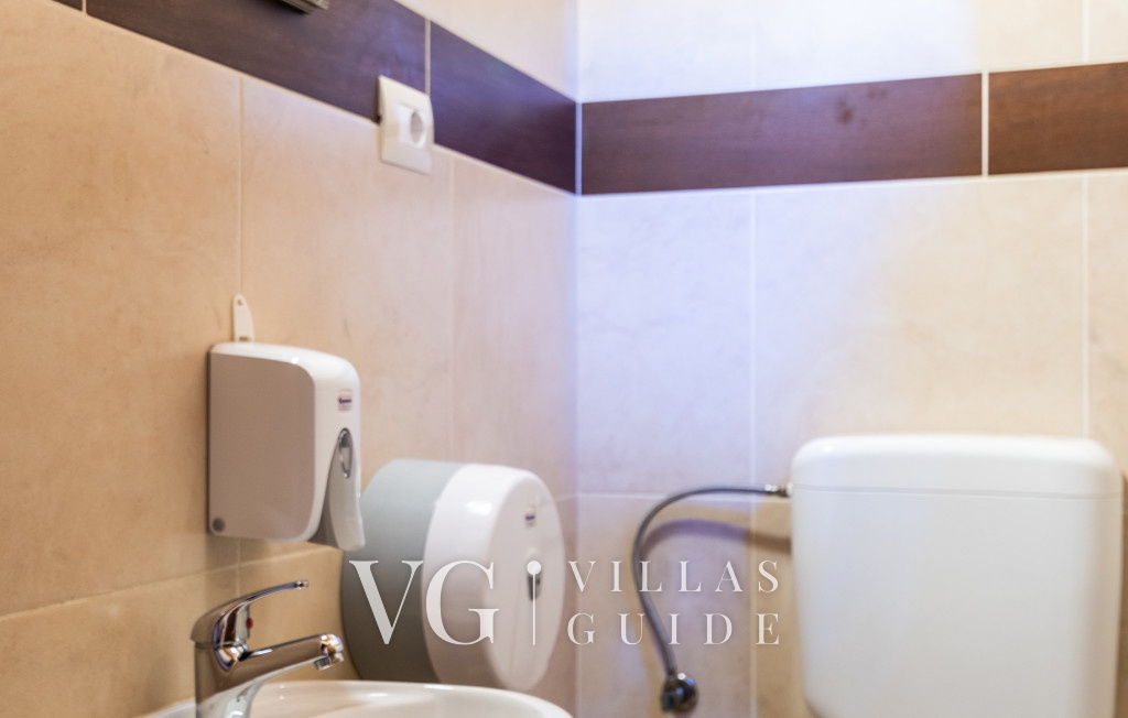 Casa Bastiani Guest toilet