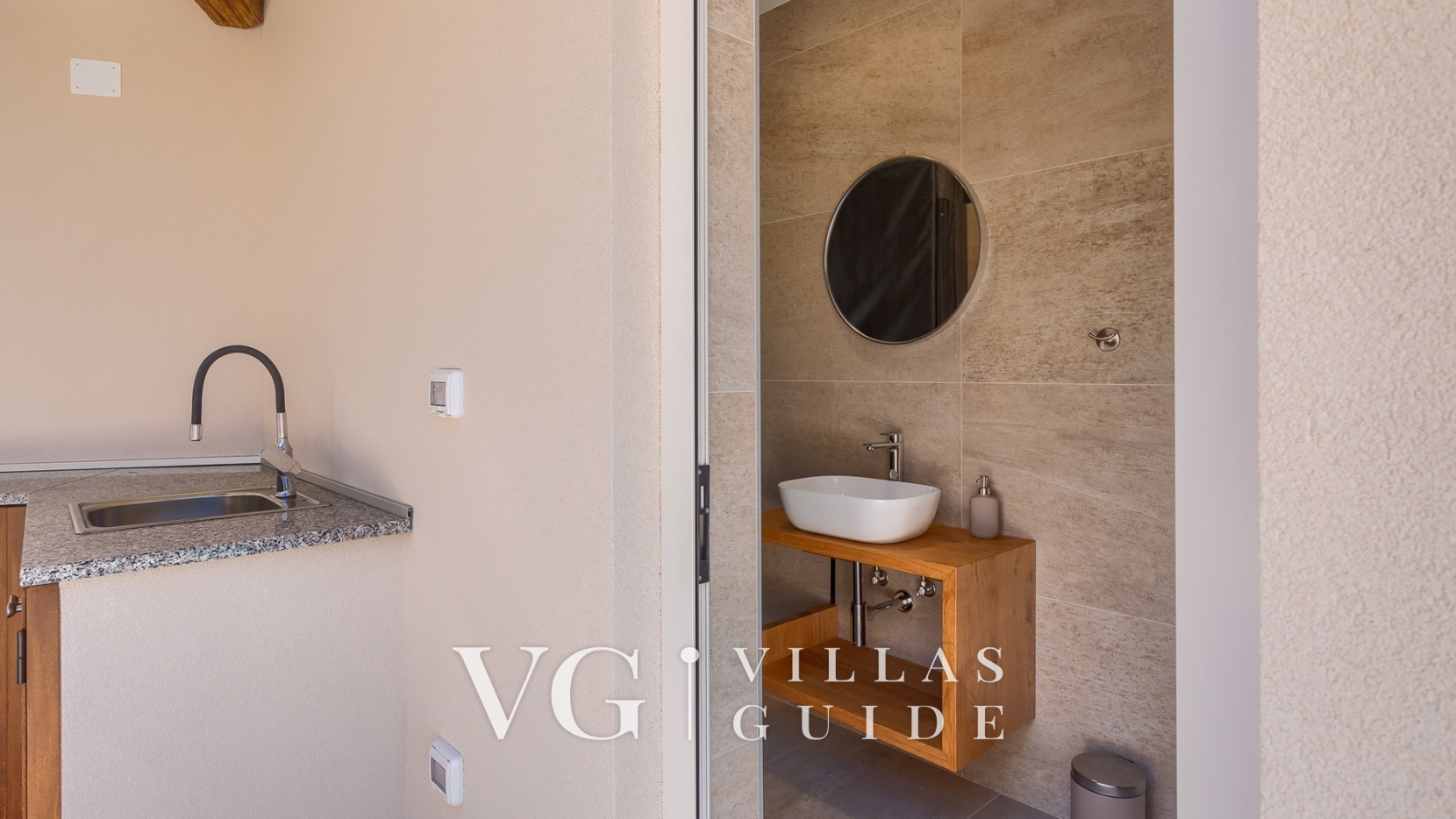 Villa Kave Guest toilet