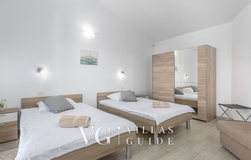 Villa Melli with pool, Whirlpool and panoramic View Schlafzimmer