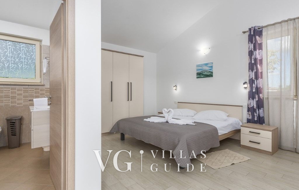 Villa Melli with pool, Whirlpool and panoramic View Schlafzimmer