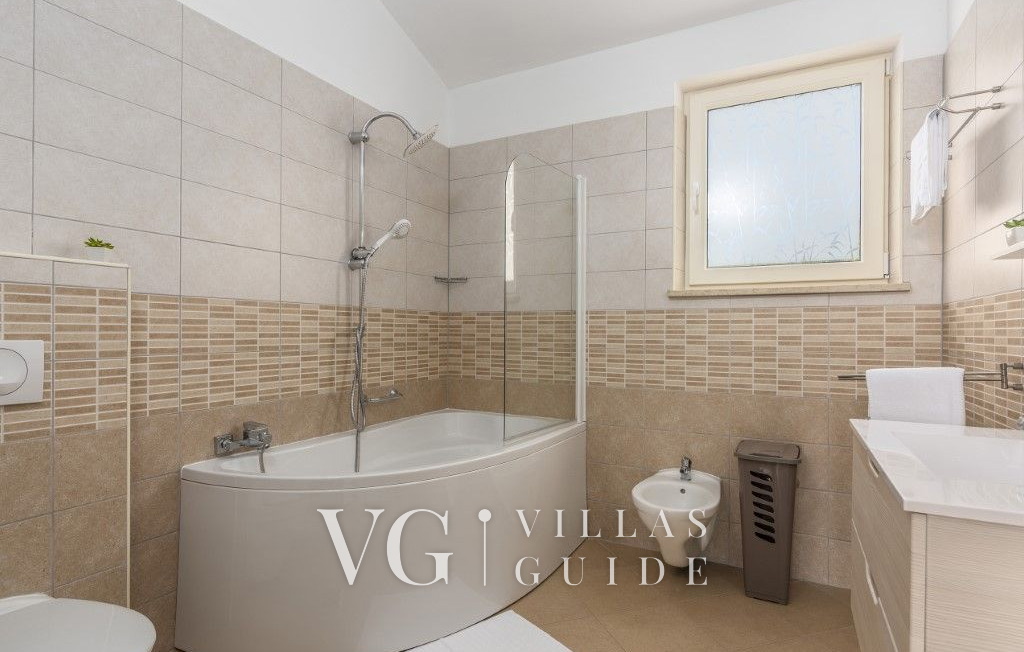 Villa Melli with pool, Whirlpool and panoramic View Bagno