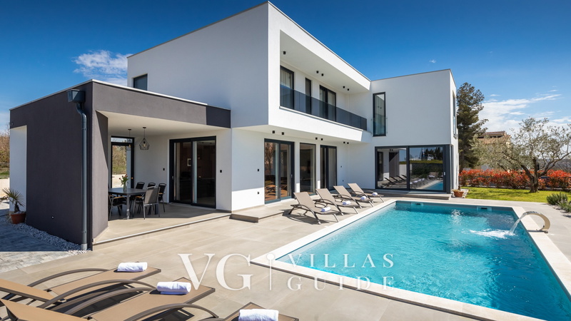 Villa Tonka Garden and property exterior