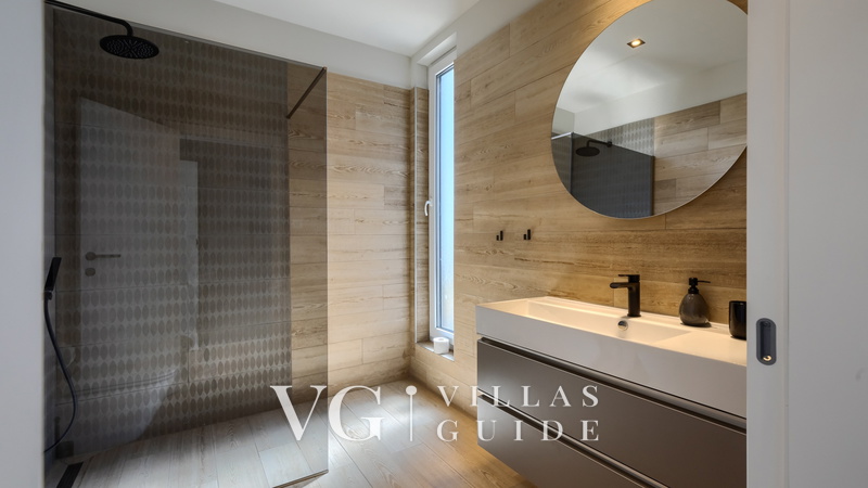 Villa Tonka Bathroom