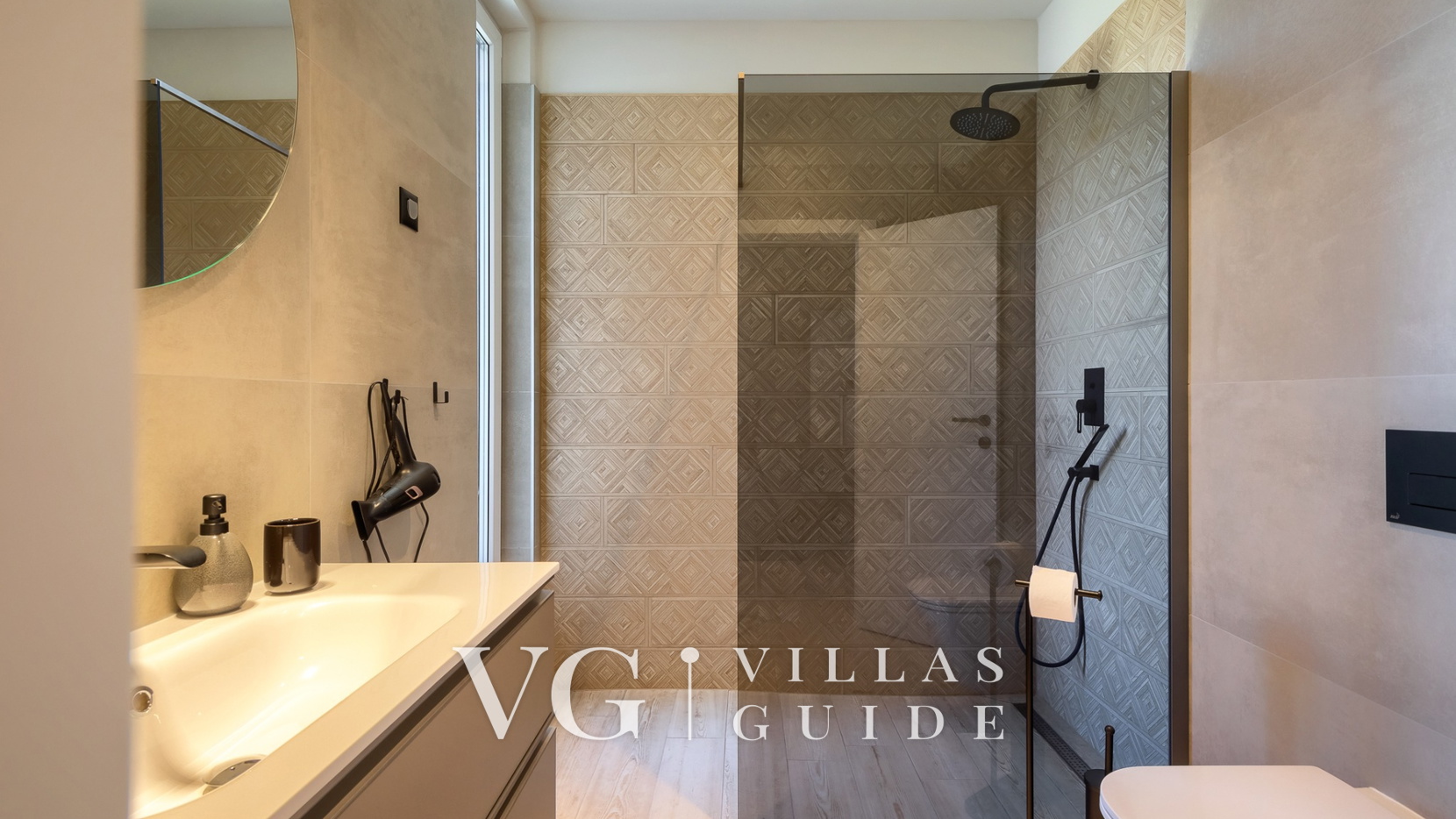 Villa Tonka Bathroom