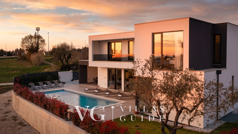 Villa Tonka Garden and property exterior