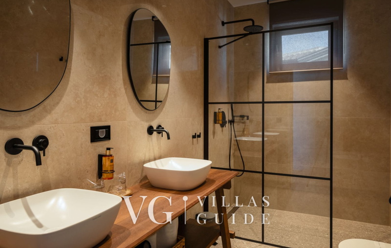 Villa Pedena Bathroom