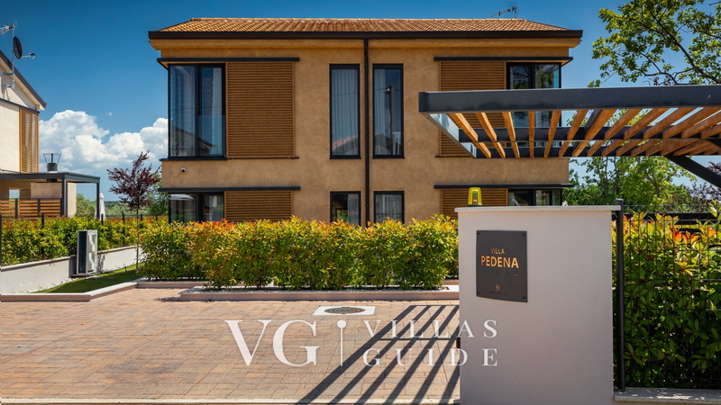 Villa Pedena Garden and property exterior