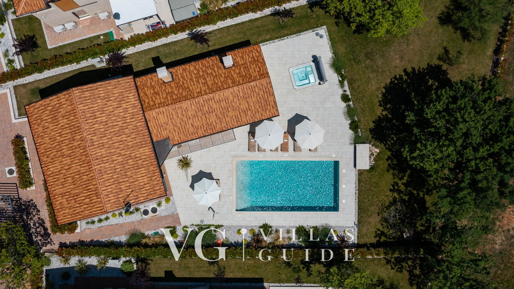 Villa Pedena Garden and property exterior