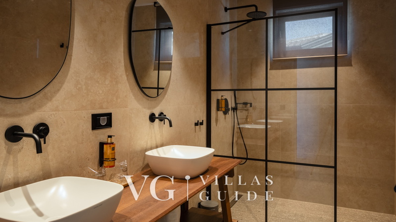Villa Pedena Bathroom
