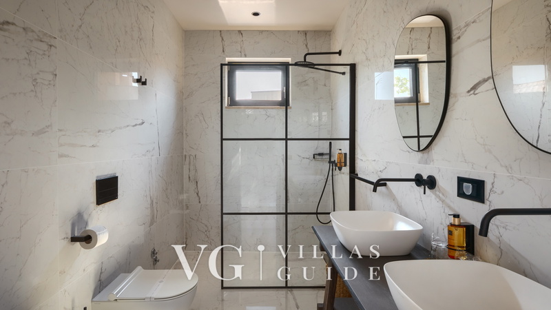 Villa Ursaria Bathroom