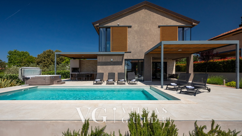 Villa Albona Garden and property exterior