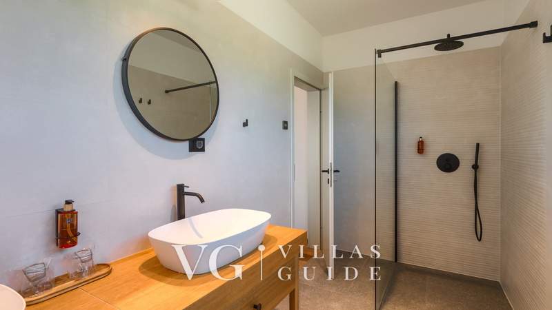 Villa Albona Bathroom