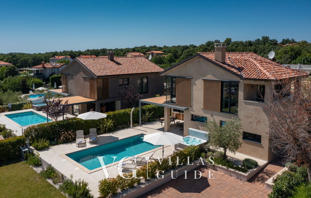 Villa Vallis Garden and property exterior