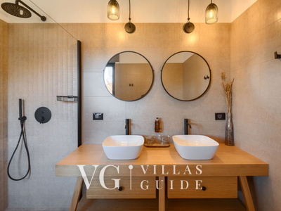 Villa Vallis Bathroom
