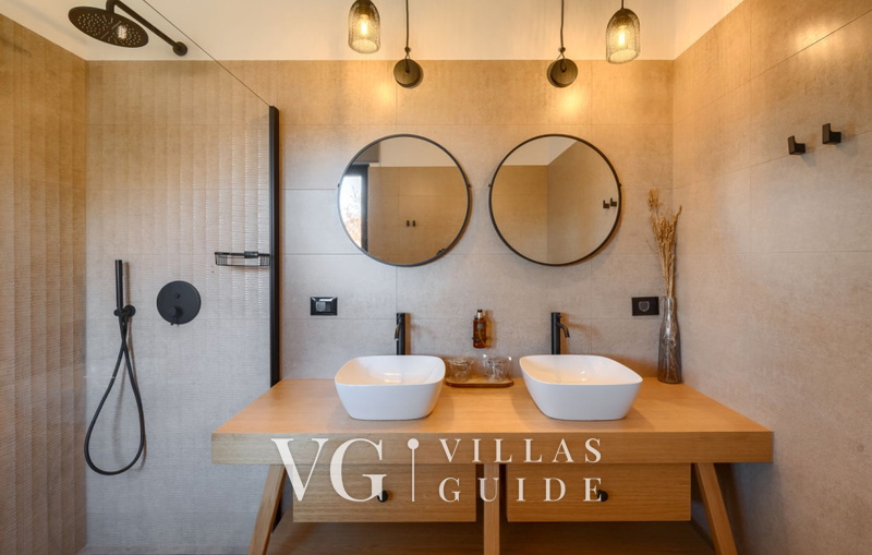 Villa Vallis Bathroom