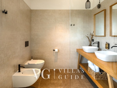 Villa Vallis Bathroom