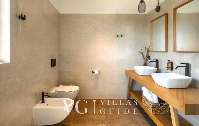 Villa Vallis Bathroom