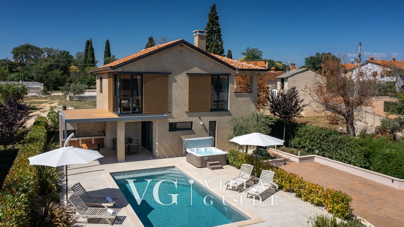 Villa Vallis Garden and property exterior