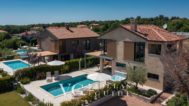 Villa Vallis Garden and property exterior