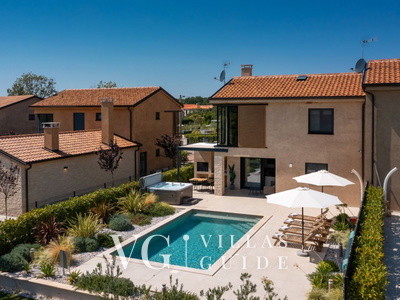 Villa San Vincenti Garden and property exterior