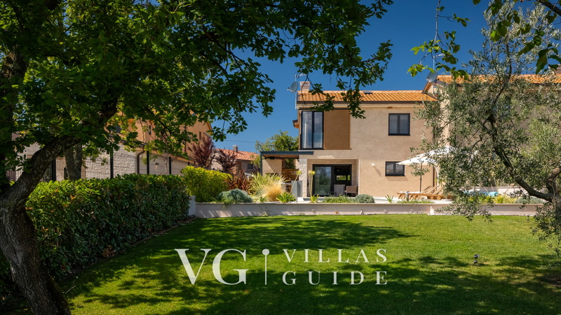 Villa San Vincenti Garden and property exterior