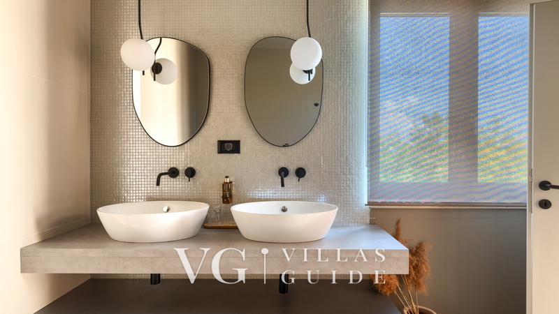 Villa San Vincenti Bathroom