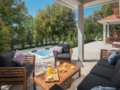 Luxury Bay Villa Porto Bus