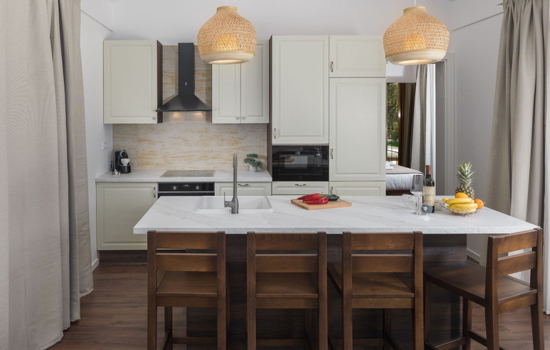 Luxury Bay Villa Porto Bus