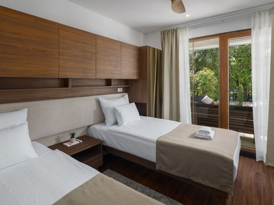 Luxury Bay Villa Porto Bus