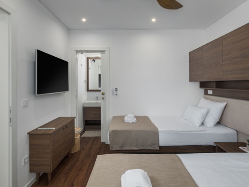 Luxury Bay Villa Porto Bus